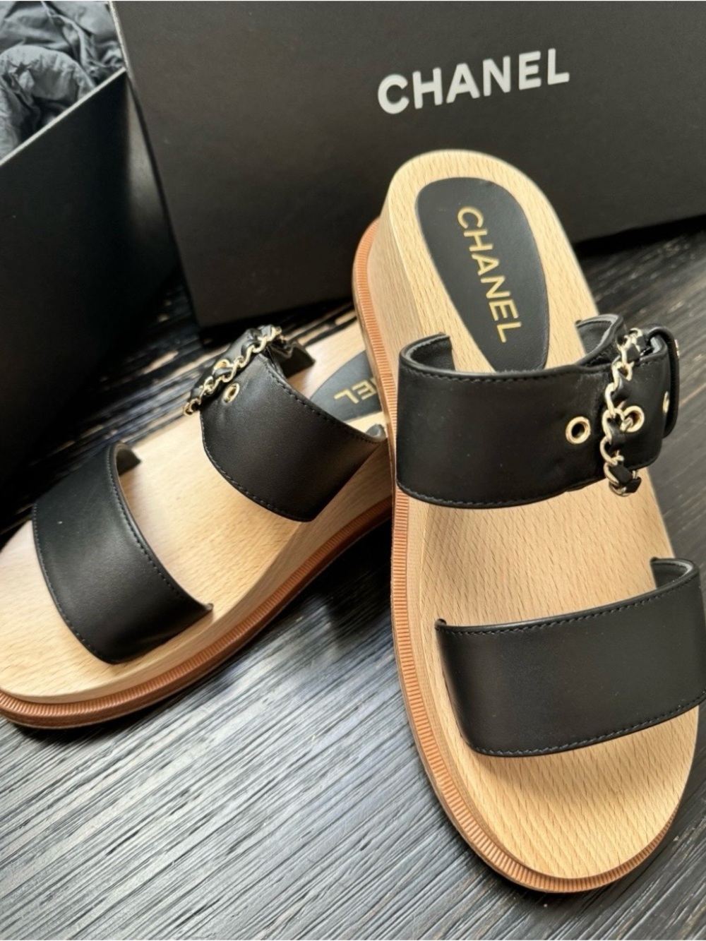 CHANEL Black Leather Chain-Trim Slide Sandals sz8.5